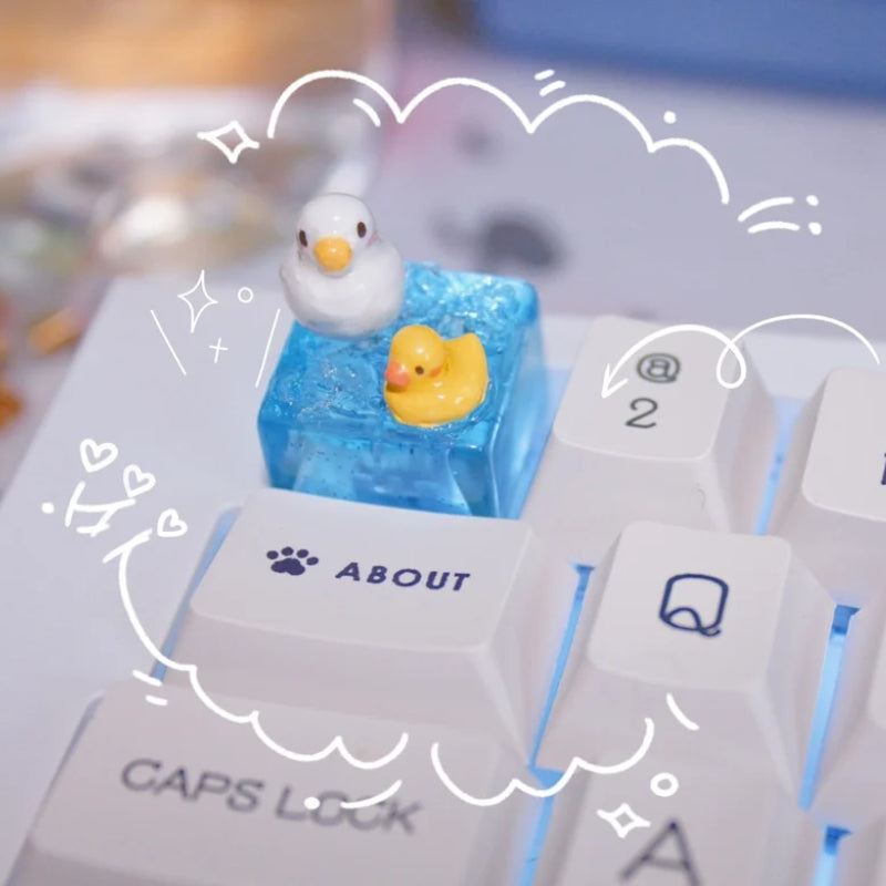 Swimming Duck Together – Handgemaakte 1u Keycap (Epoxy Clay)