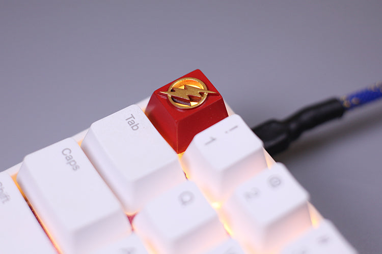 PG Peripherals D Keycap – Rode Resin met Embossed afwerking