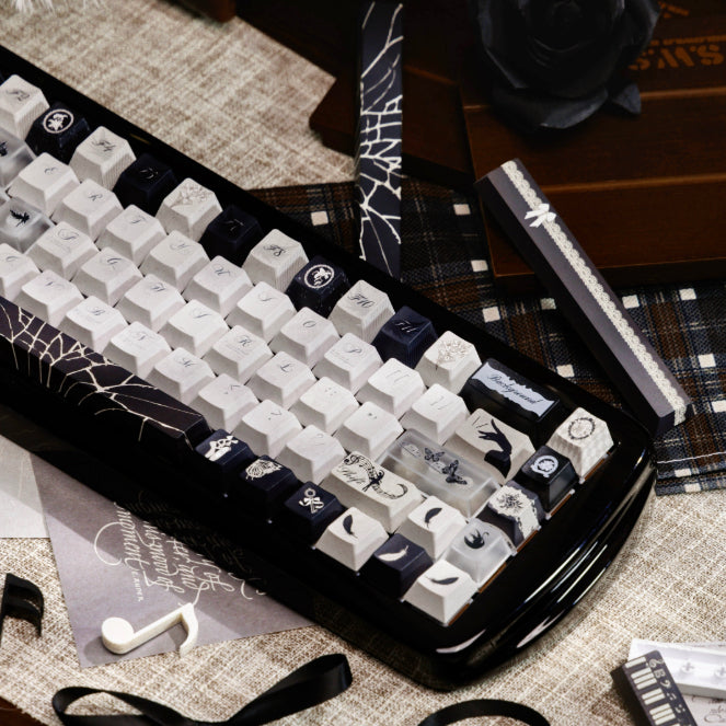 Black White & Gray Gothic Keycaps met Magnetische Case