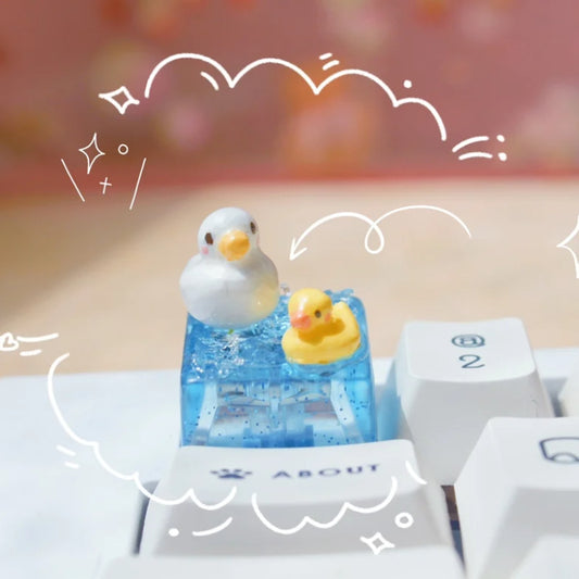 Swimming Duck Together – Handgemaakte 1u Keycap (Epoxy Clay)